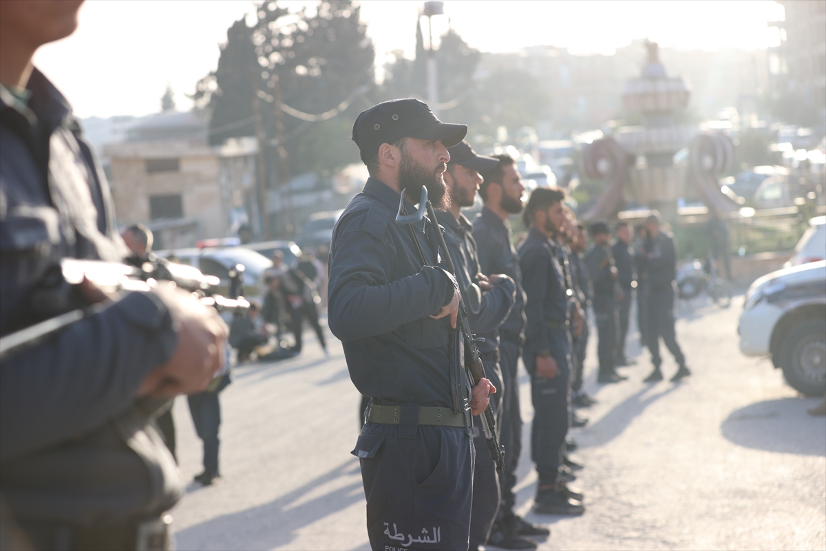 Suriye'de Esad rejimi sonrası ilk bayram namazı