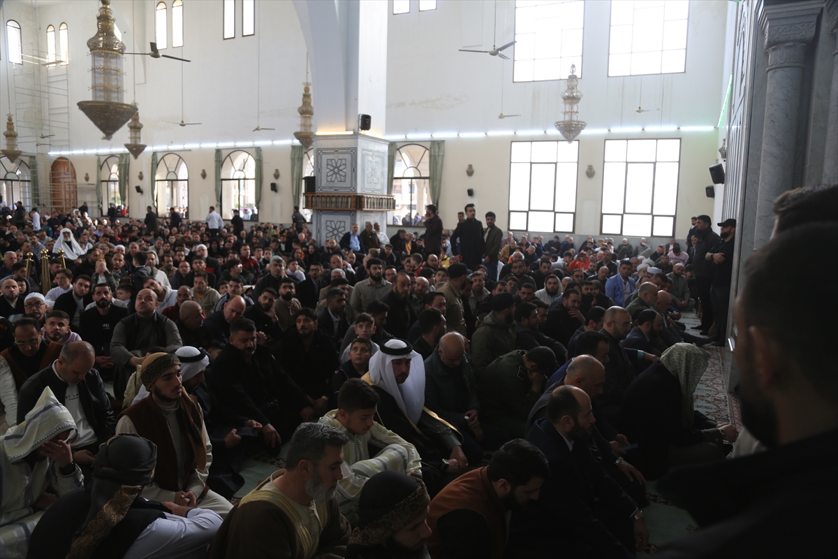 Suriye'de Esad rejimi sonrası ilk bayram namazı