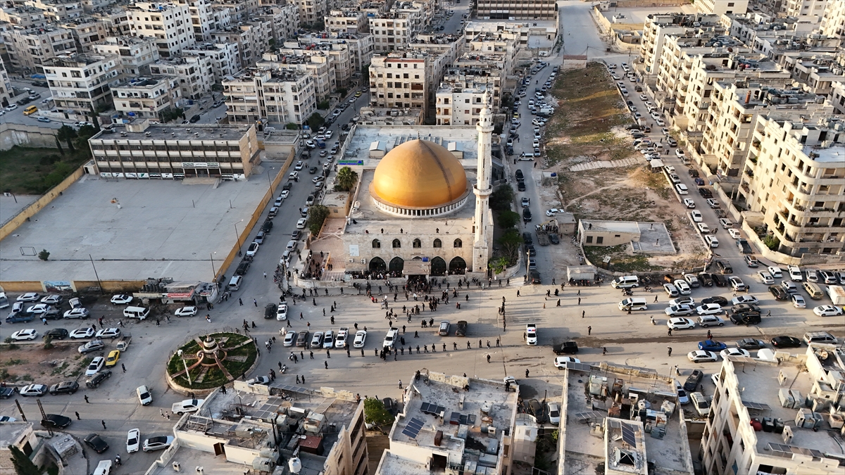 Suriye'de Esad rejimi sonrası ilk bayram namazı