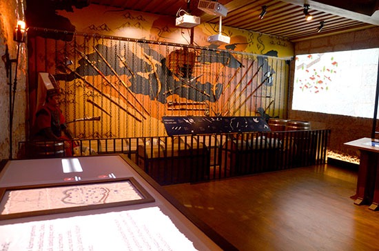 Bursa'nın 2 bin 500 yıllık infaz kapısı, sanat galerisine dönüştü