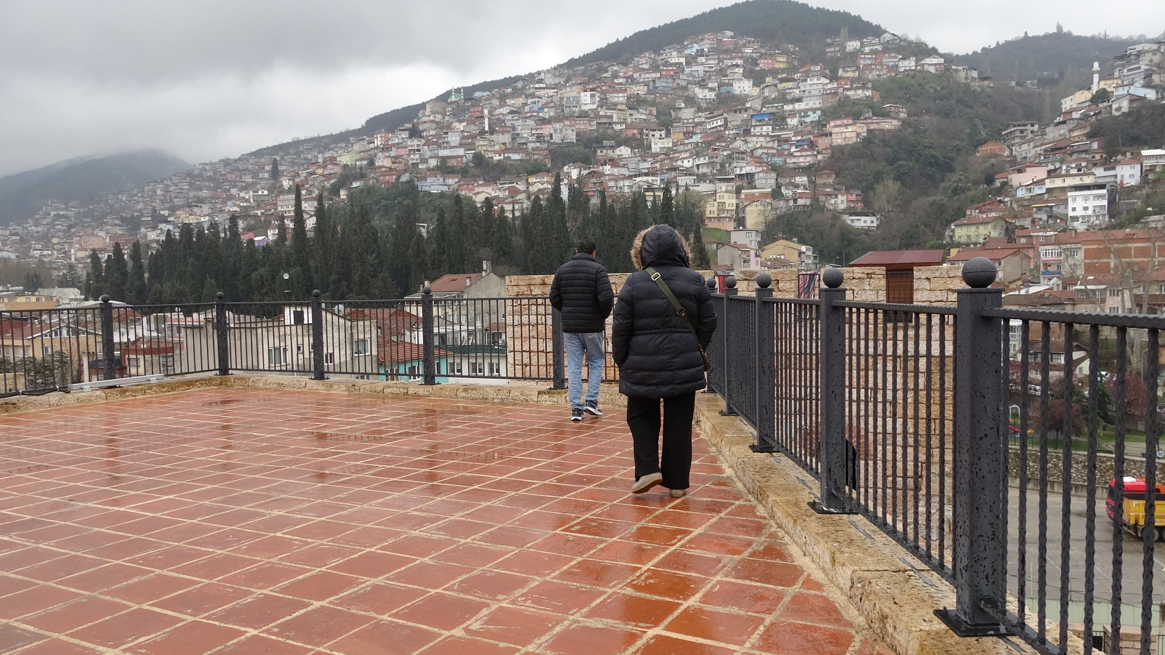 Bursa'nın 2 bin 500 yıllık infaz kapısı, sanat galerisine dönüştü