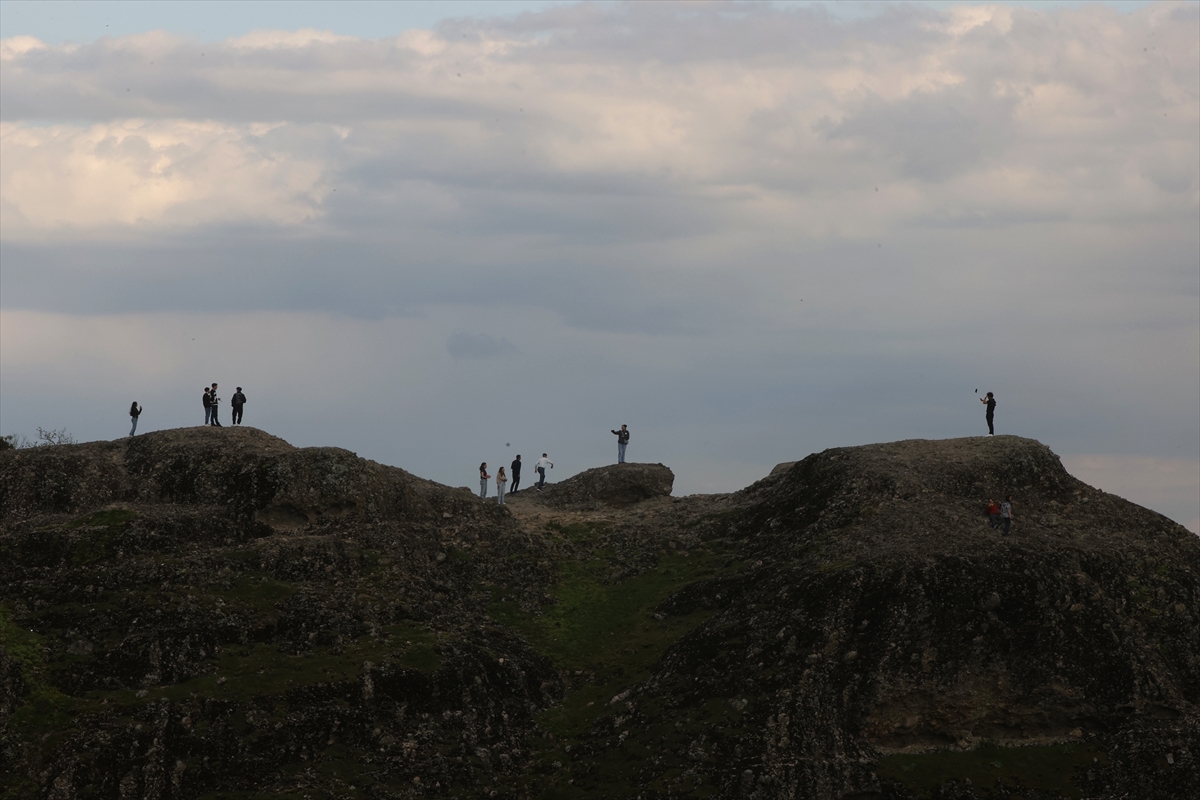 Yunanistan'ın Meteora manastırları doğa tutkunlarının ilgi odağı oldu