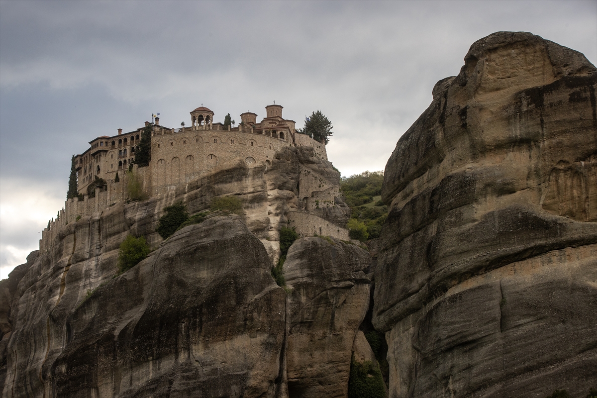 Yunanistan'ın Meteora manastırları doğa tutkunlarının ilgi odağı oldu