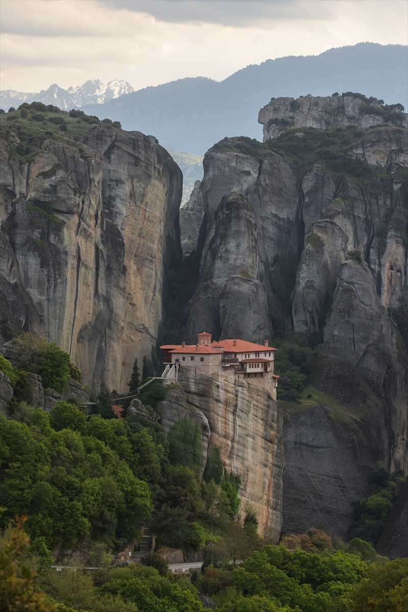Yunanistan'ın Meteora manastırları doğa tutkunlarının ilgi odağı oldu