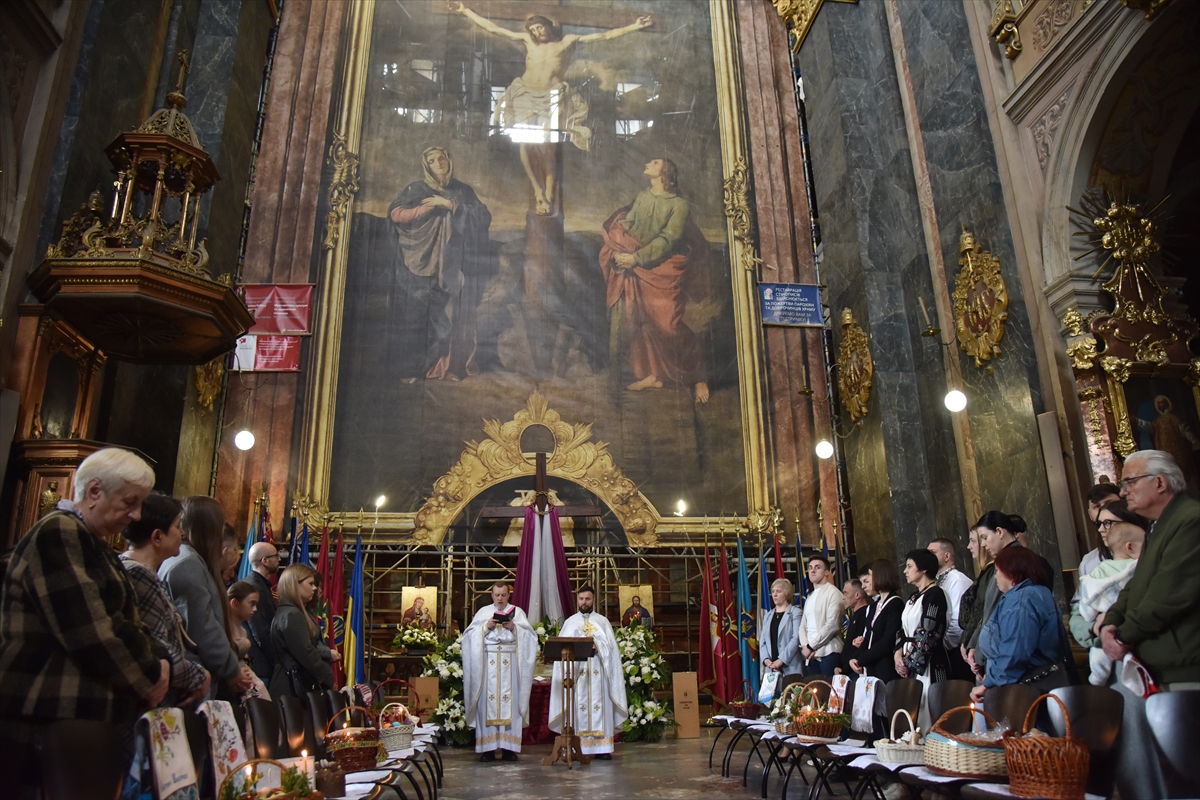 Paskalya Bayramı ayin ve törenlerle kutlanıyor