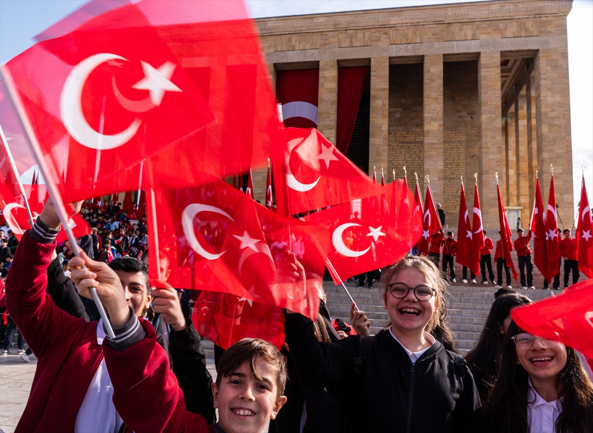 Yurtta 23 Nisan kutlu coşkusu