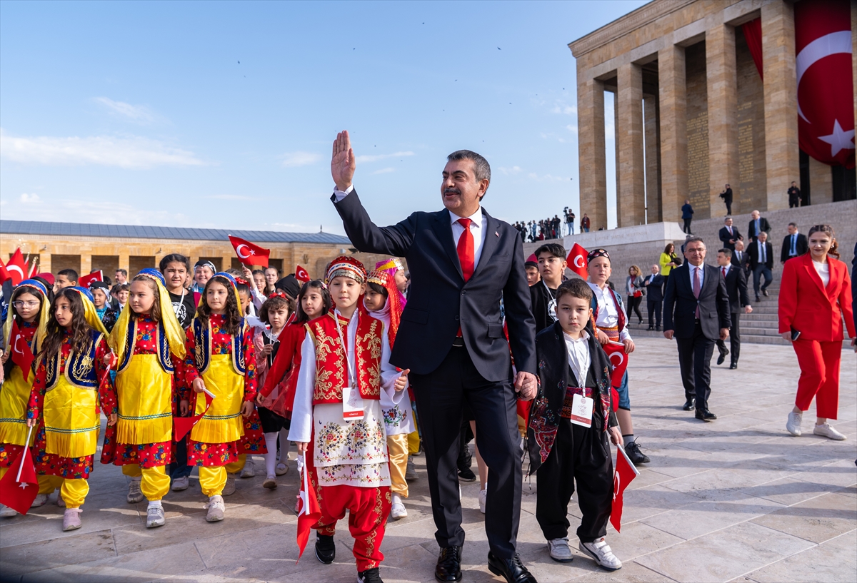 Yurtta 23 Nisan kutlu coşkusu