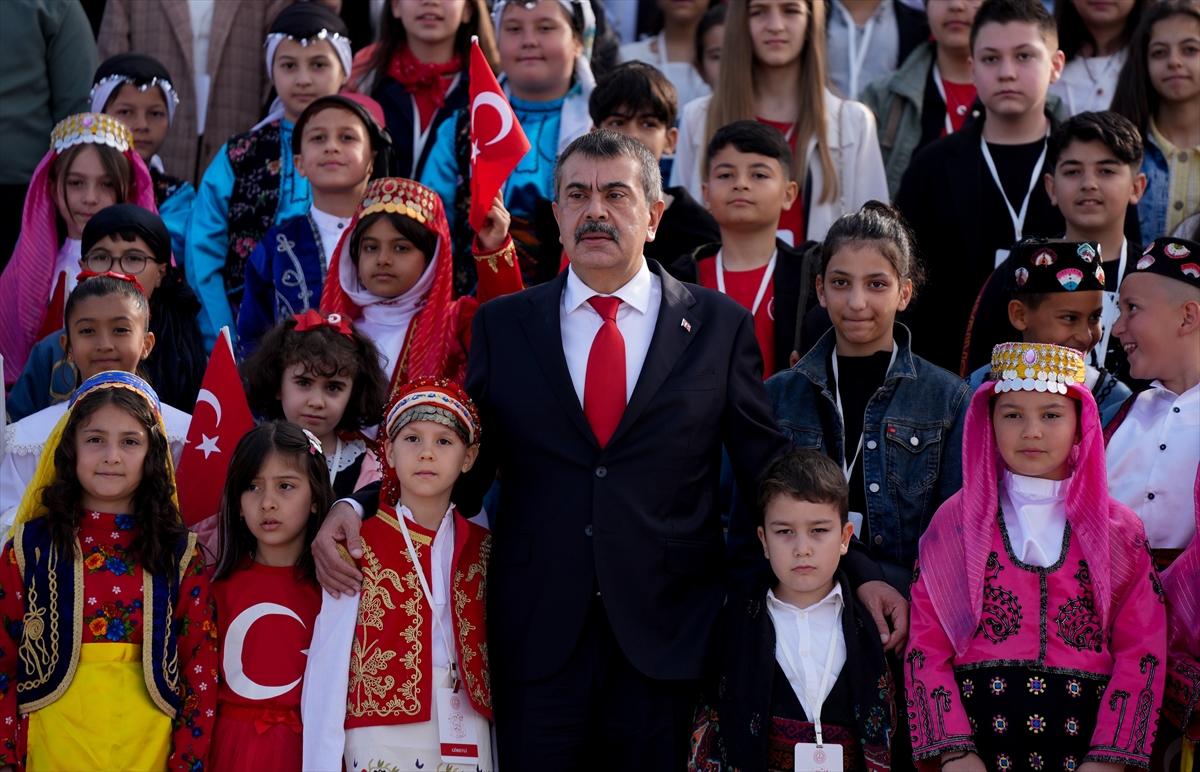 Yurtta 23 Nisan kutlu coşkusu