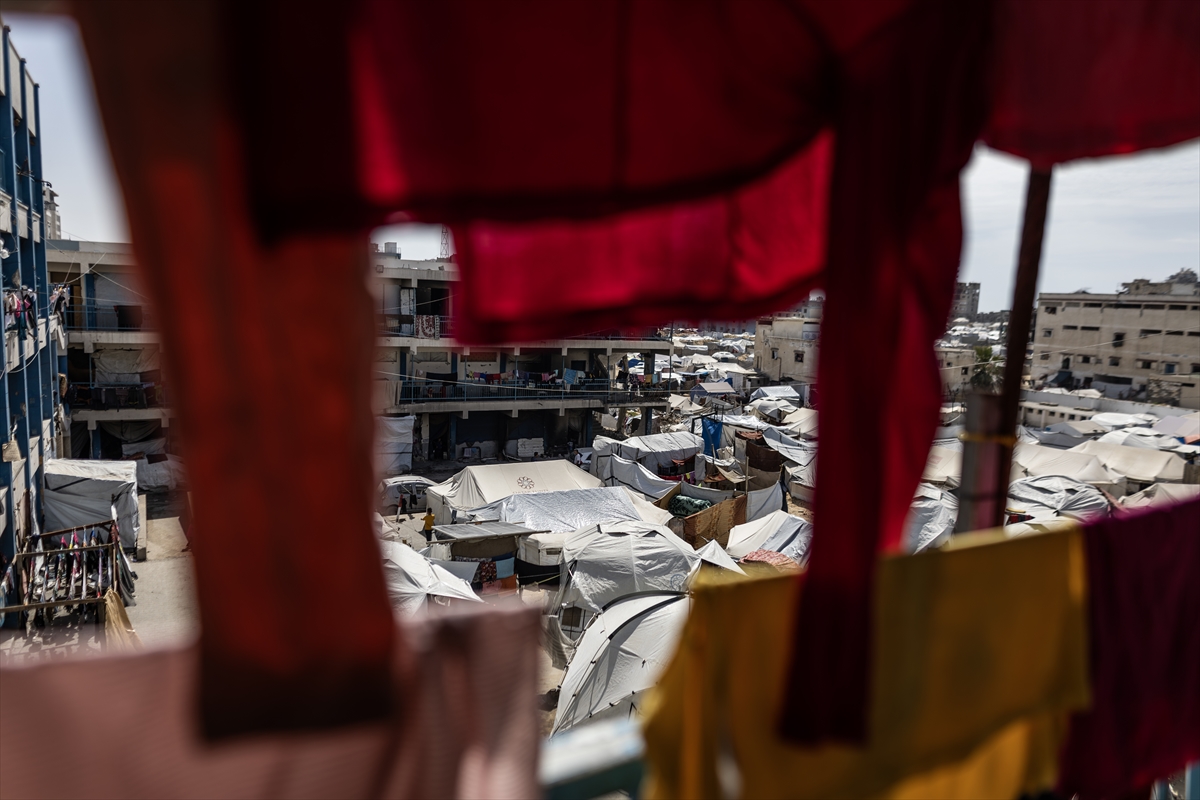 Gazze'de Filistinliler kısıtlı imkanlarla yaşamaya çalışıyor