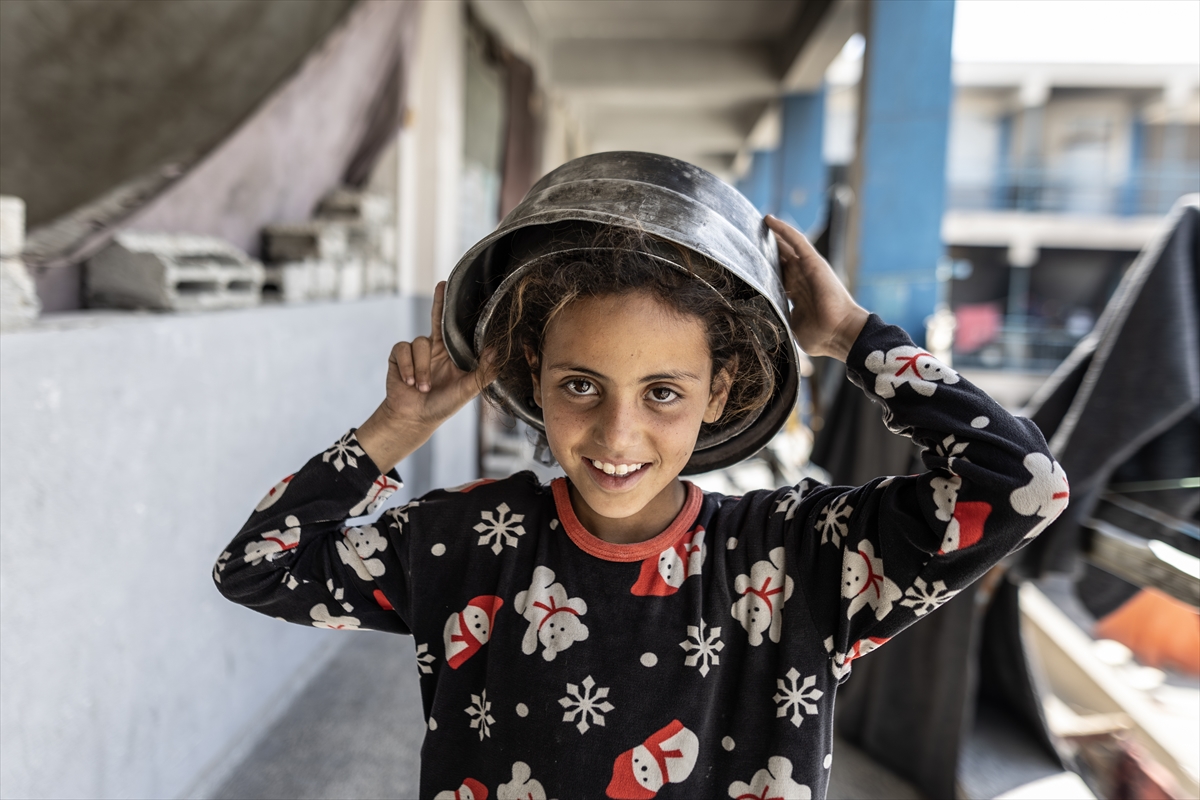 Gazze'de Filistinliler kısıtlı imkanlarla yaşamaya çalışıyor