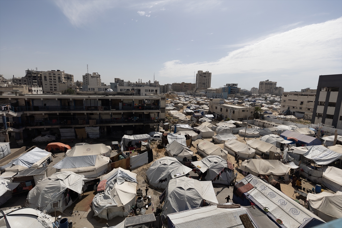 Gazze'de Filistinliler kısıtlı imkanlarla yaşamaya çalışıyor