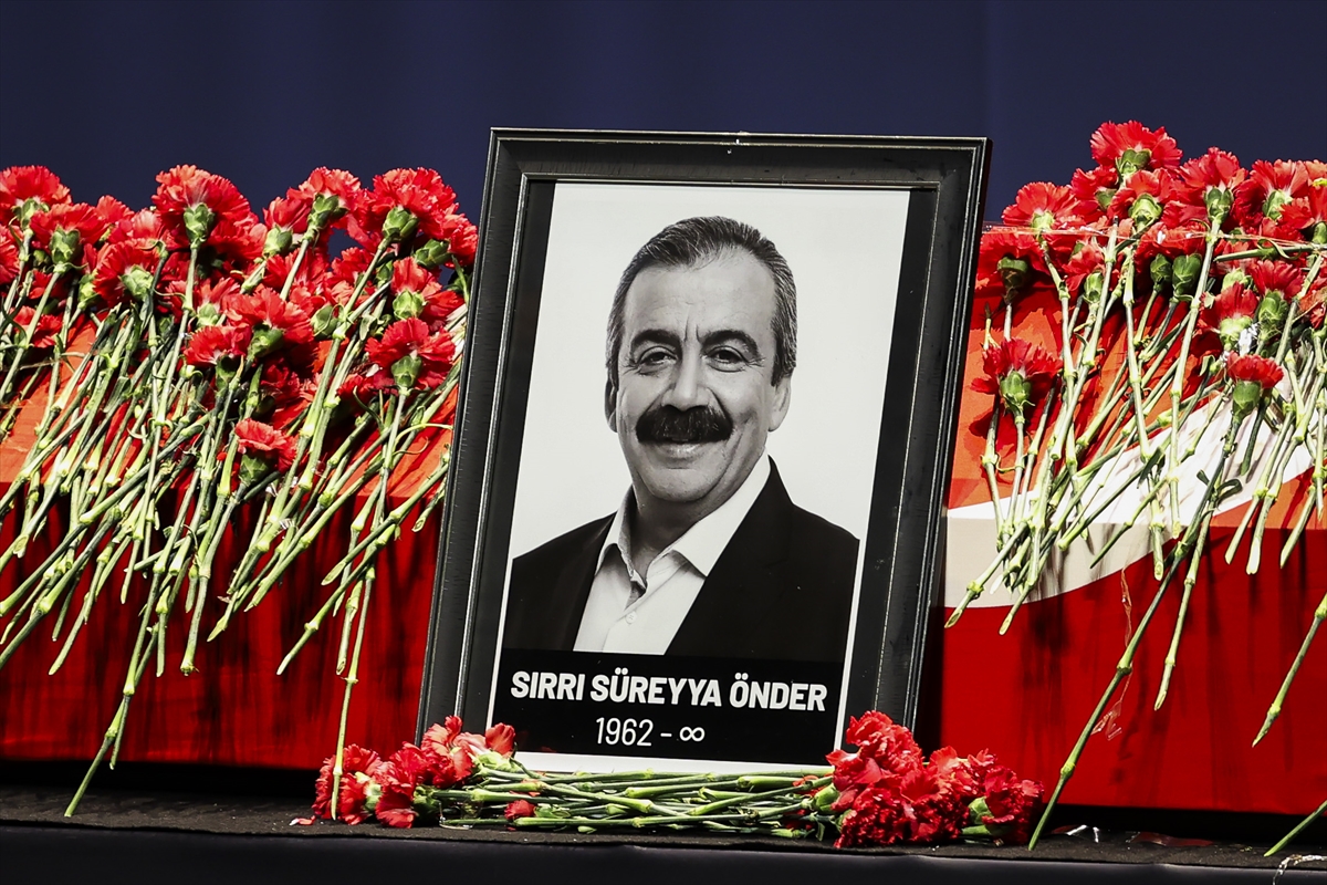 Sırrı Süreyya Önder’e veda