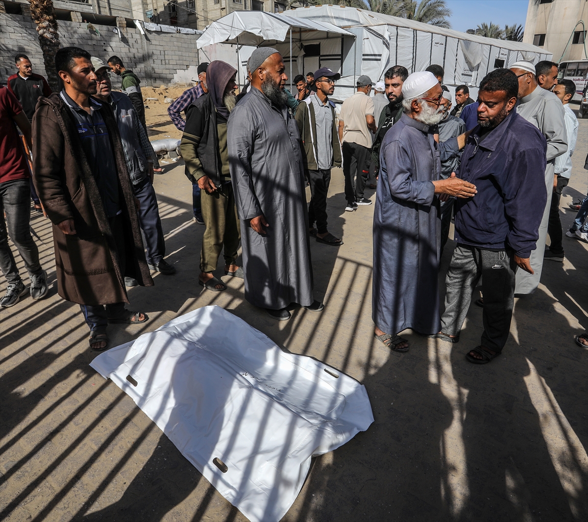 İsrail'in Gazze Şeridi'ne düzenlediği saldırılar sürüyor