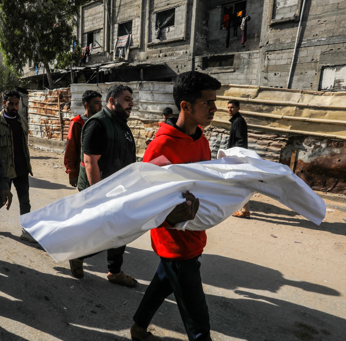 İsrail'in Gazze Şeridi'ne düzenlediği saldırılar sürüyor