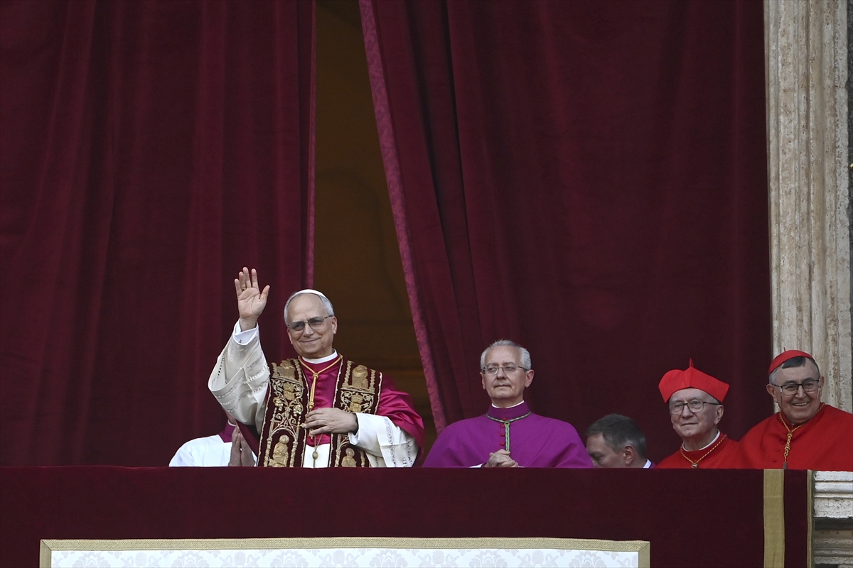 Yeni Papa’nın seçilmesiyle kutlamalar başladı