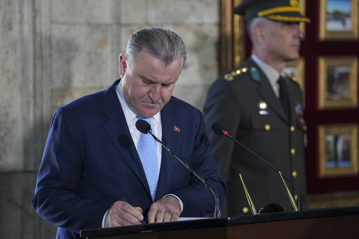 19 Mayıs coşkusu Anıtkabir’de yankılandı