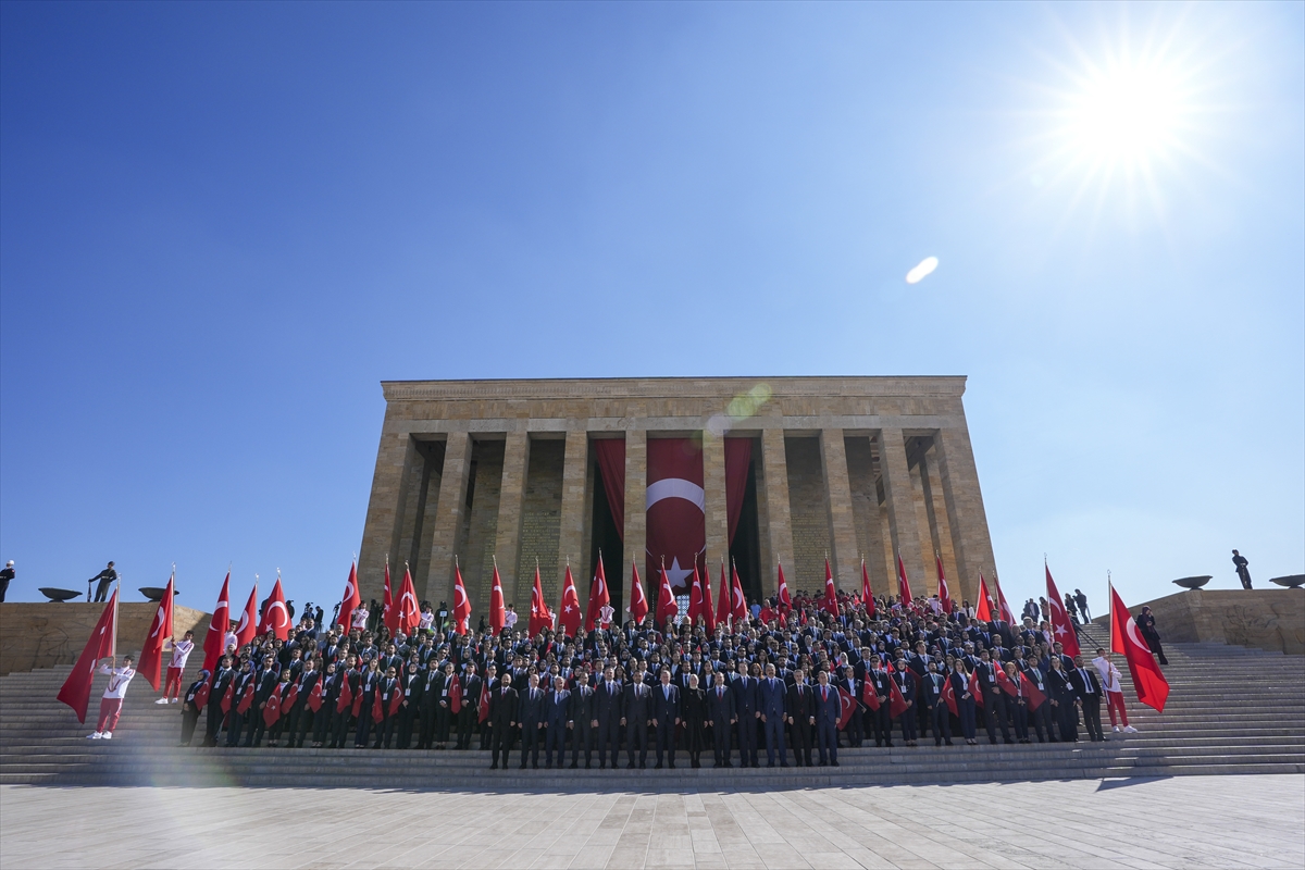 19 Mayıs coşkusu Anıtkabir’de yankılandı