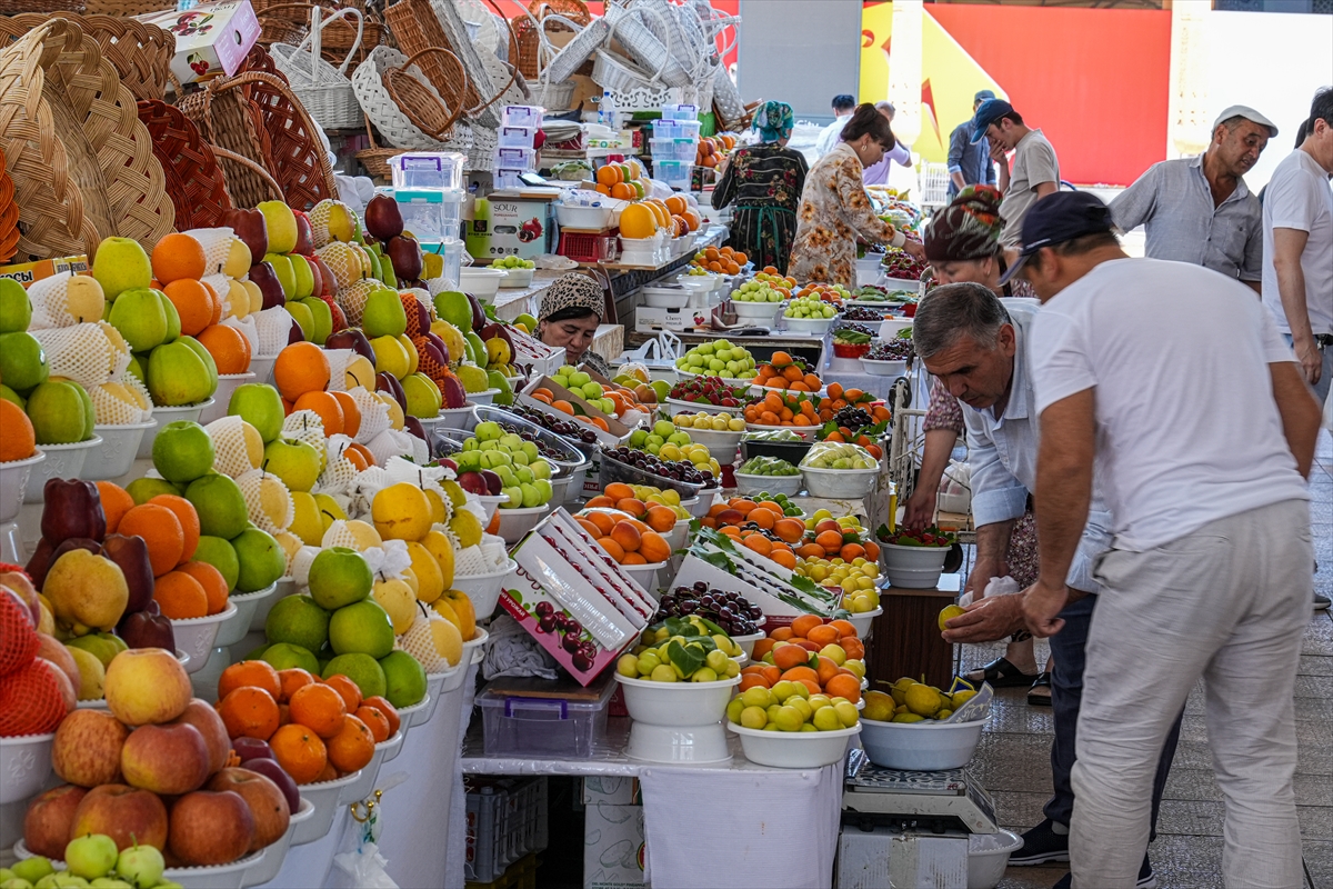 Özbekistan'nın tarihi kenti Taşkent'te günlük yaşam