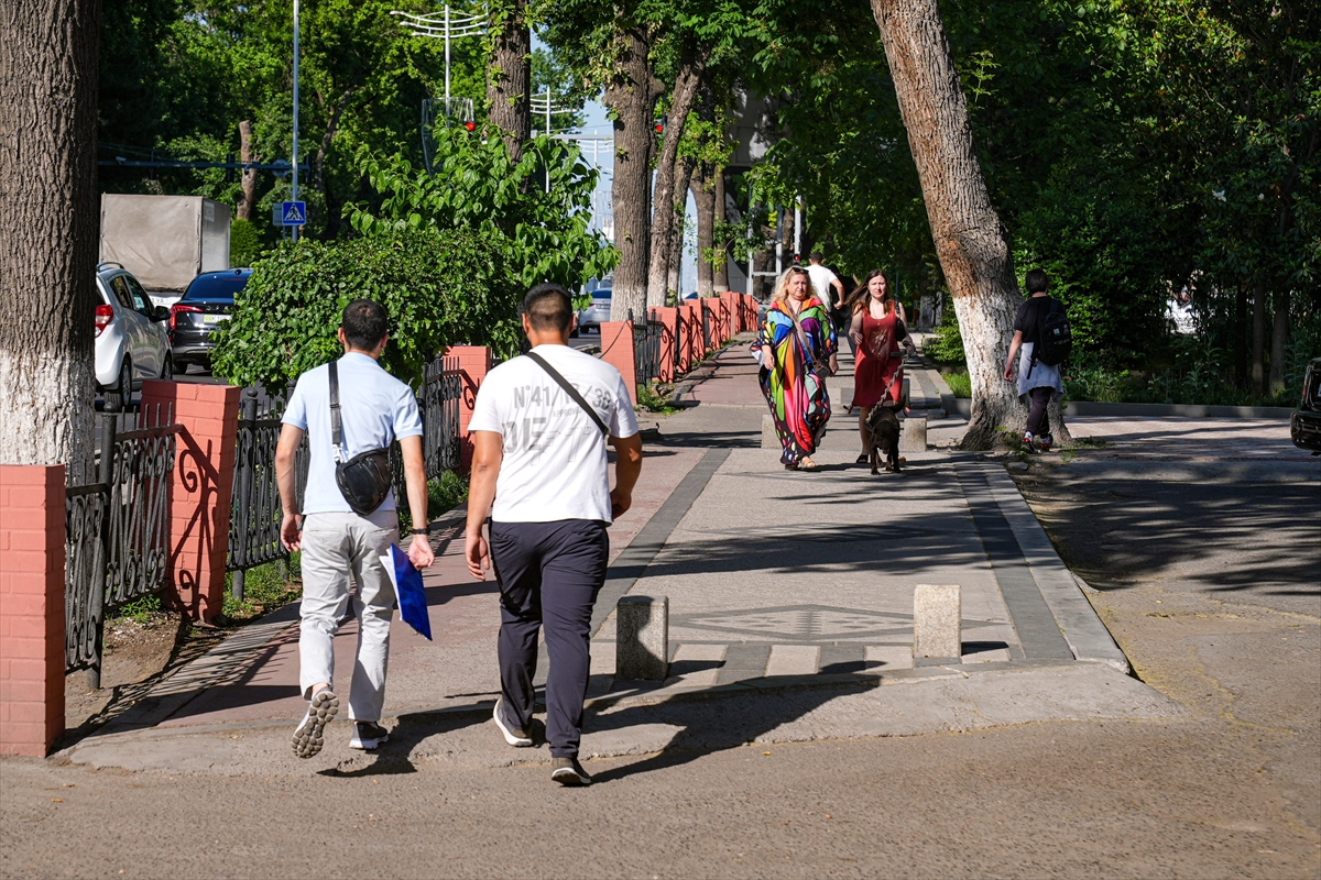 Özbekistan'nın tarihi kenti Taşkent'te günlük yaşam