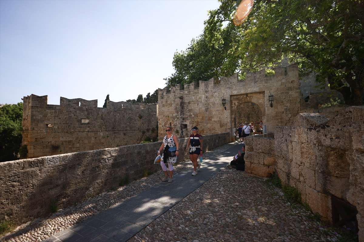 Rodos'taki Osmanlı mirası zamana direniyor