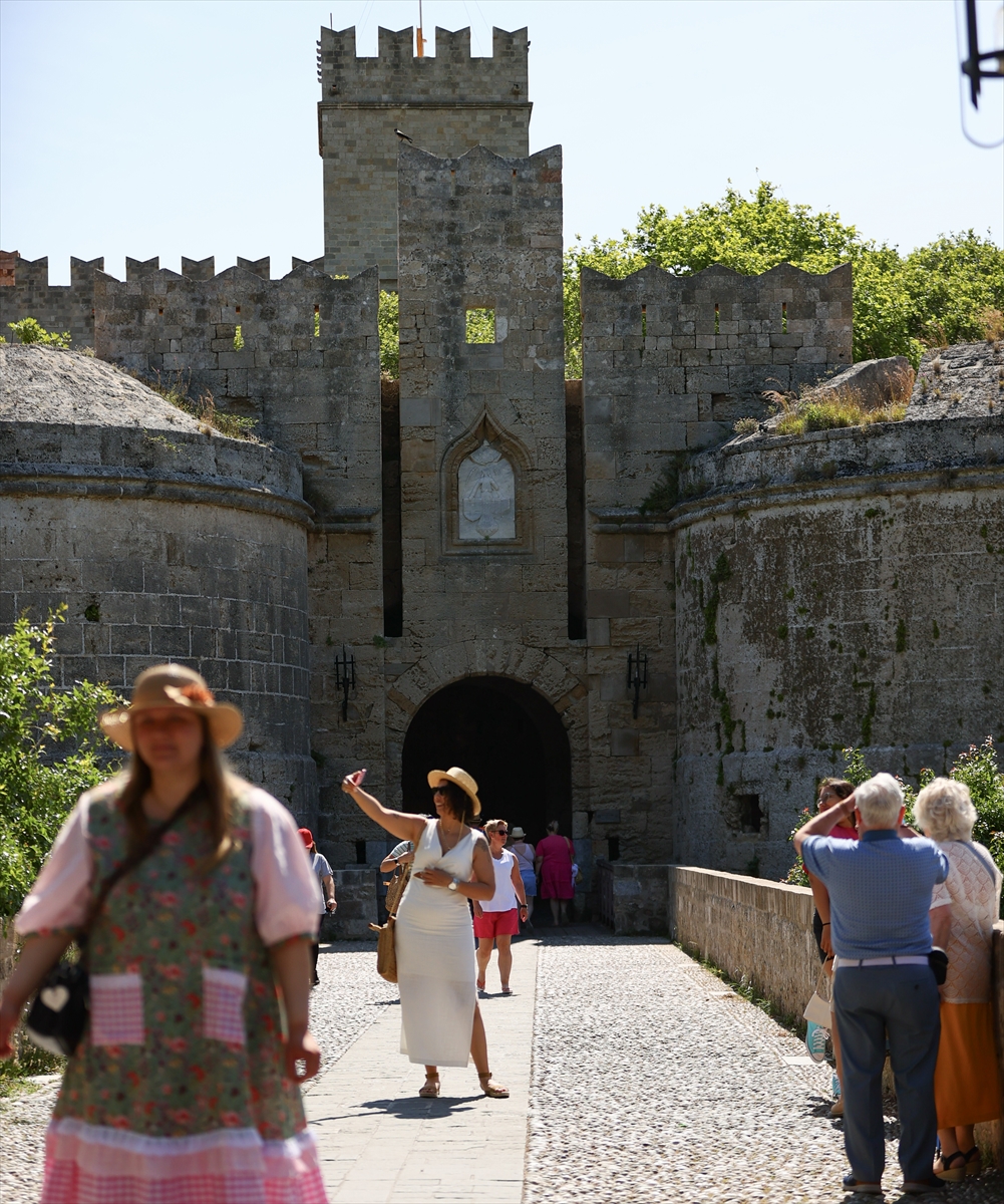 Rodos'taki Osmanlı mirası zamana direniyor