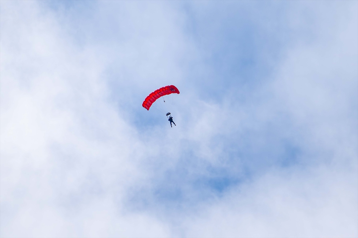 JÖAK keskin nişancılarının gökyüzünden suya nefes kesen görevi
