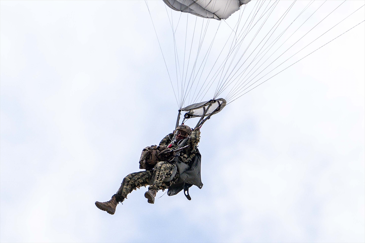 JÖAK keskin nişancılarının gökyüzünden suya nefes kesen görevi