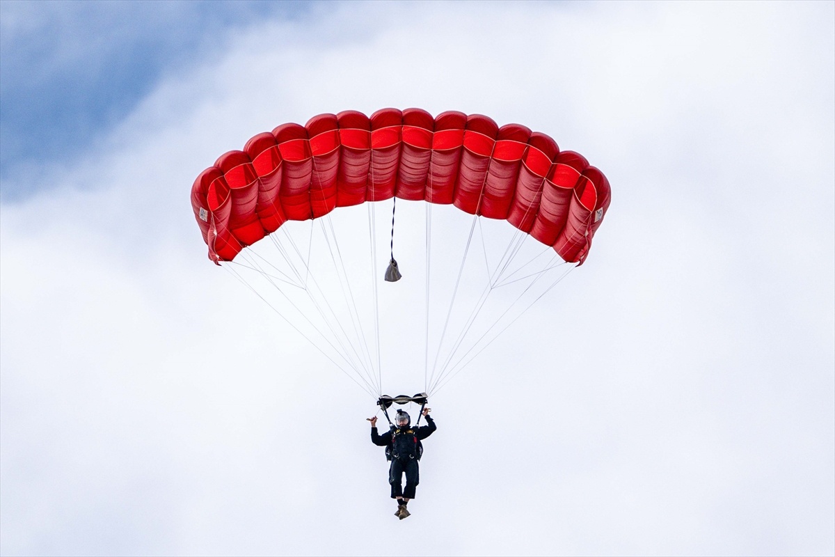 JÖAK keskin nişancılarının gökyüzünden suya nefes kesen görevi