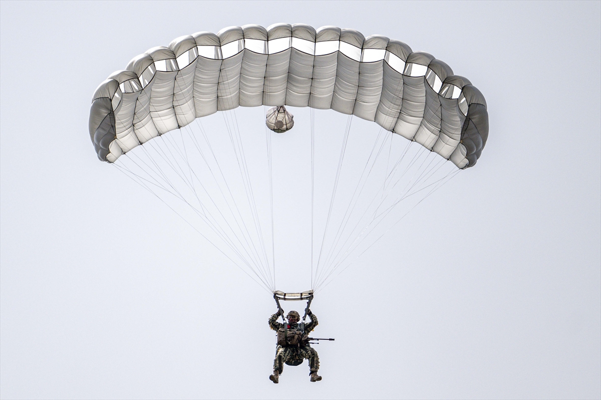 JÖAK keskin nişancılarının gökyüzünden suya nefes kesen görevi