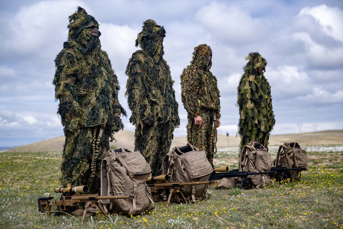 JÖAK keskin nişancılarının gökyüzünden suya nefes kesen görevi