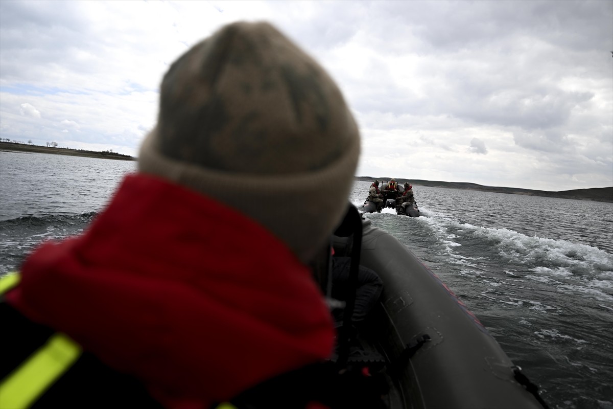 JÖAK keskin nişancılarının gökyüzünden suya nefes kesen görevi
