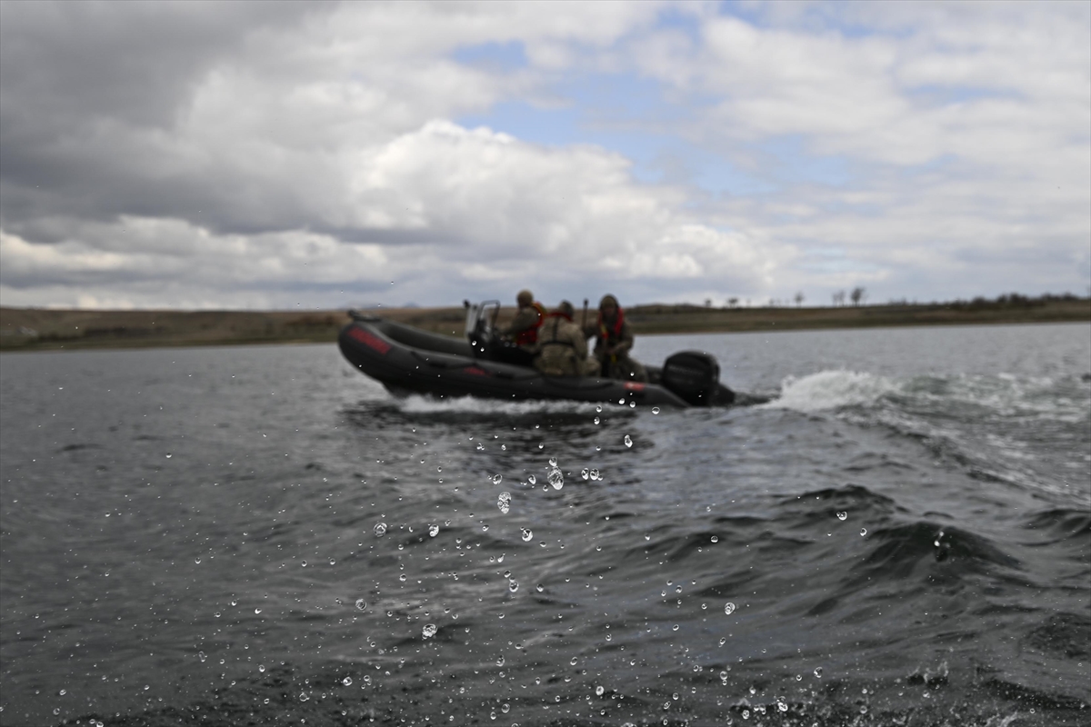 JÖAK keskin nişancılarının gökyüzünden suya nefes kesen görevi