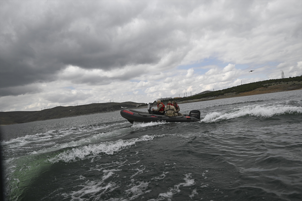 JÖAK keskin nişancılarının gökyüzünden suya nefes kesen görevi