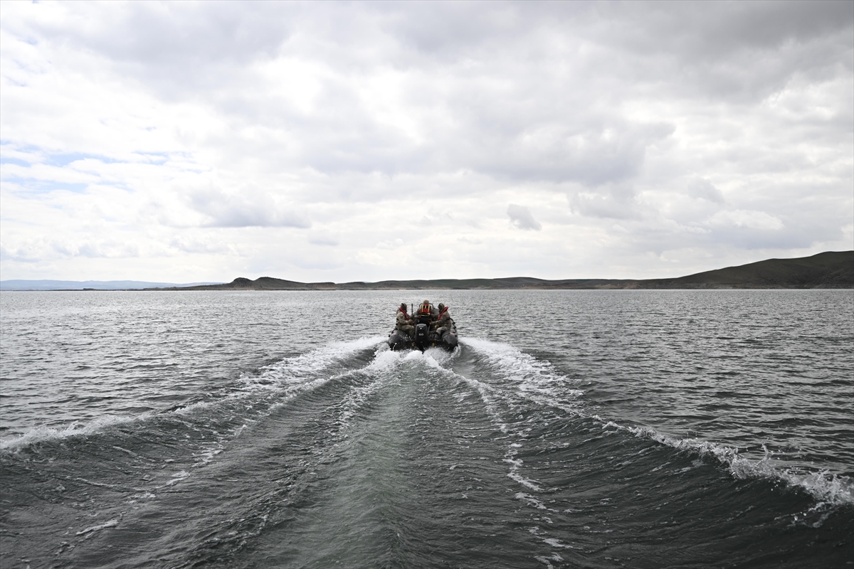 JÖAK keskin nişancılarının gökyüzünden suya nefes kesen görevi
