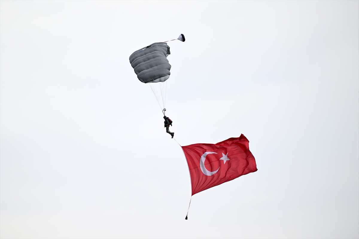 TSK’dan Erciyes semalarında güç gösterisi