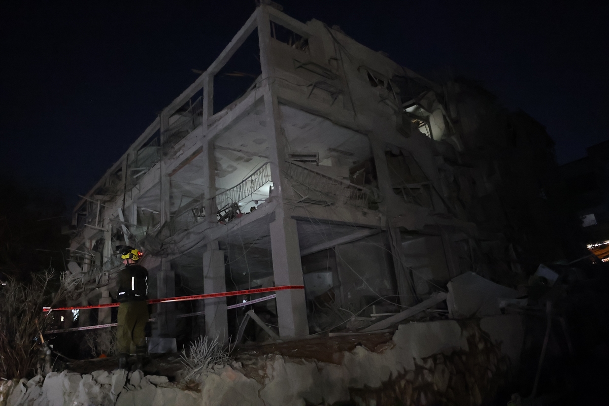 Tel Aviv yerle bir oldu, İran’ın füze yağmuru şehri harabeye çevirdi