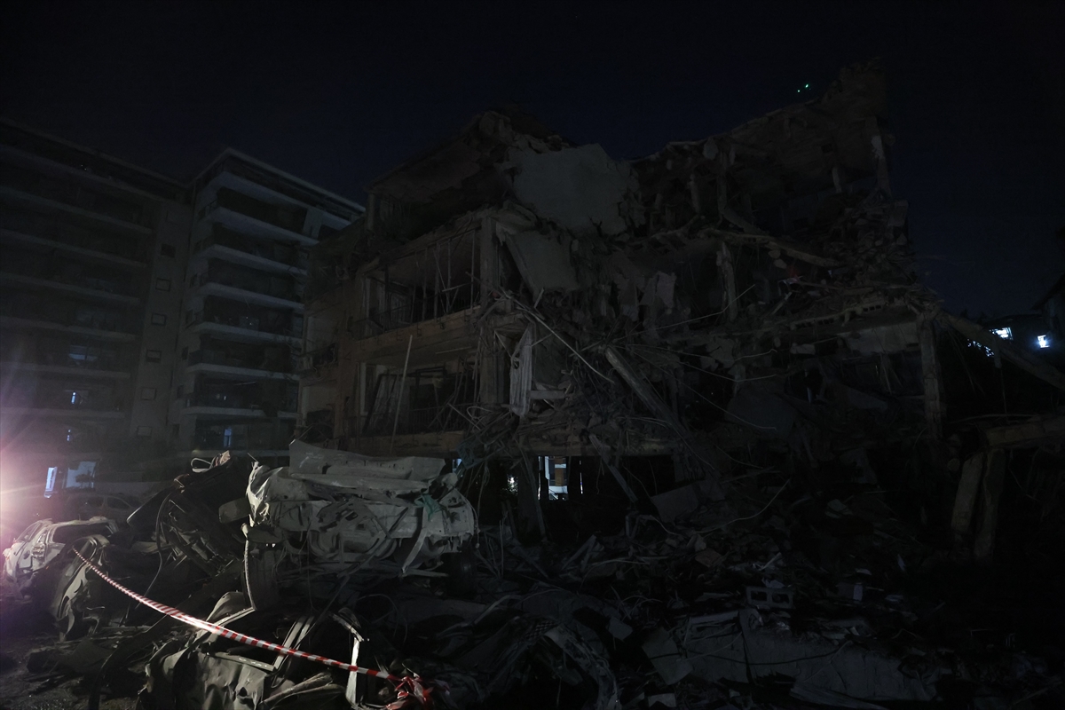 Tel Aviv yerle bir oldu, İran’ın füze yağmuru şehri harabeye çevirdi