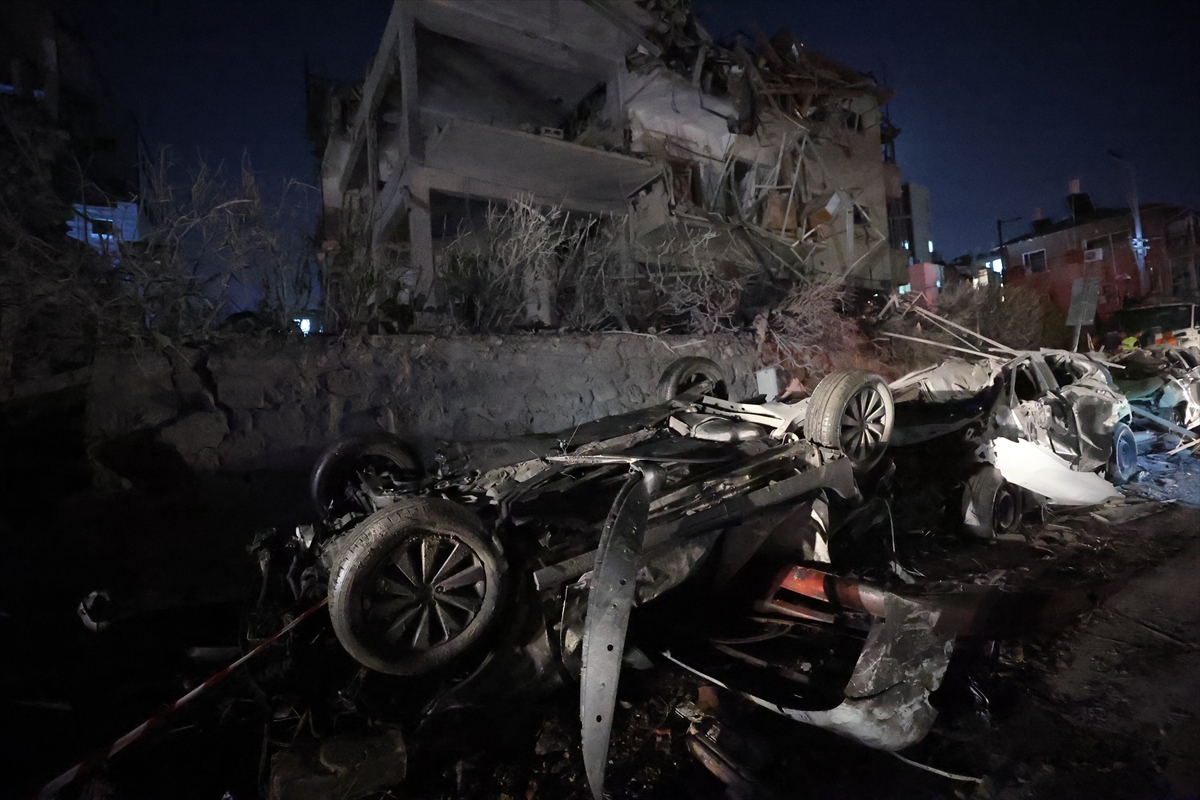 Tel Aviv yerle bir oldu, İran’ın füze yağmuru şehri harabeye çevirdi