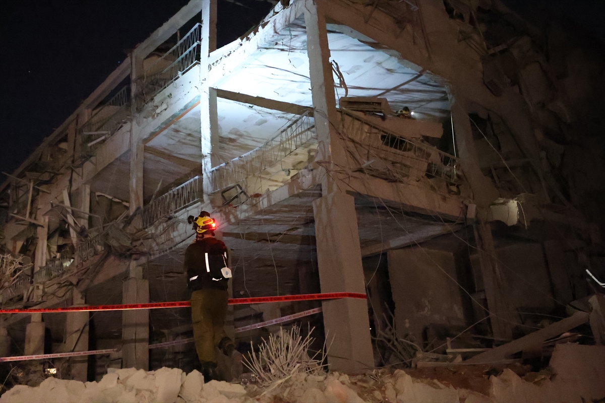 Tel Aviv yerle bir oldu, İran’ın füze yağmuru şehri harabeye çevirdi