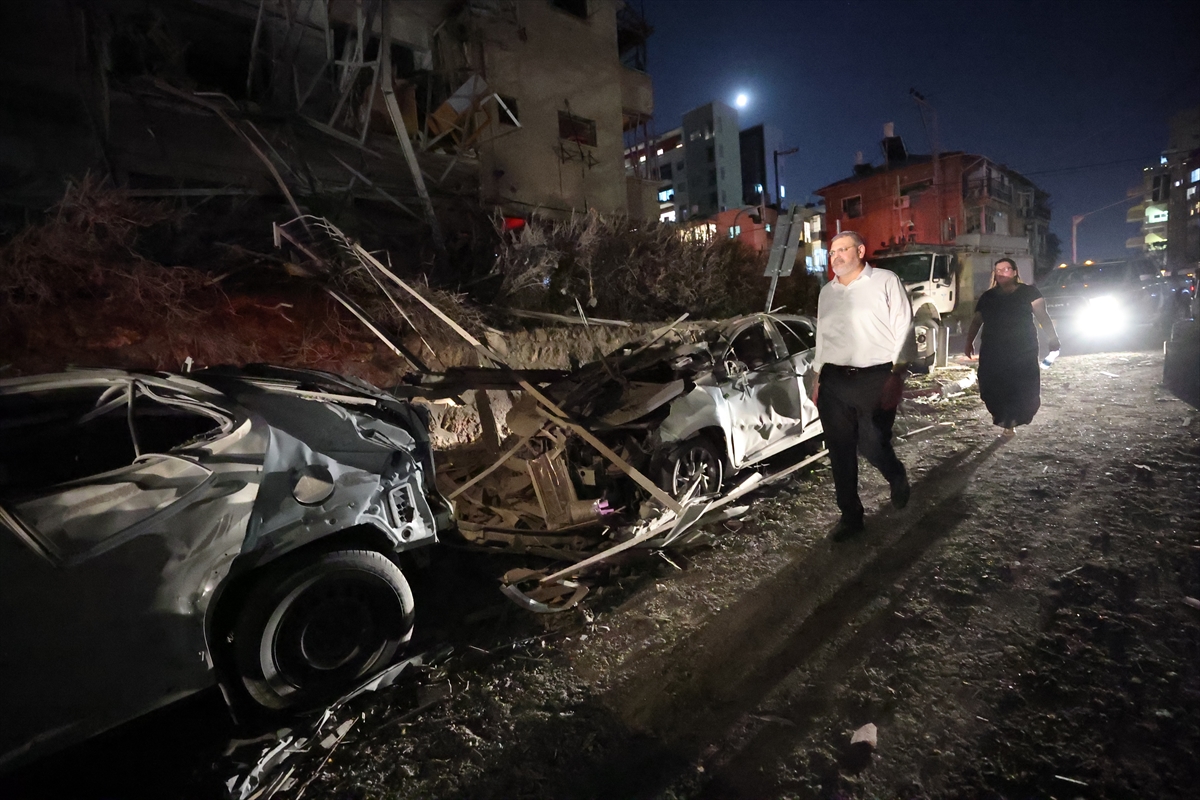 Tel Aviv yerle bir oldu, İran’ın füze yağmuru şehri harabeye çevirdi