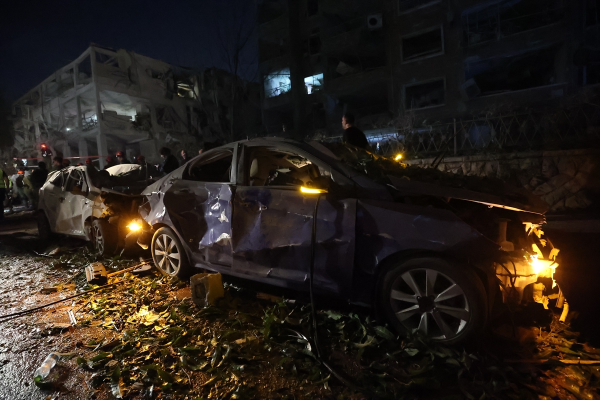 Tel Aviv yerle bir oldu, İran’ın füze yağmuru şehri harabeye çevirdi