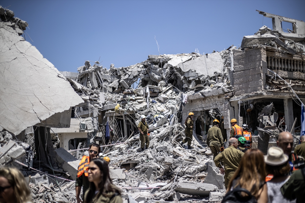 İran’ın misilleme füze atakları Tel Aviv’de hayatı felç etti