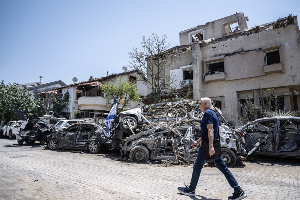 İran’ın misilleme füze atakları Tel Aviv’de hayatı felç etti