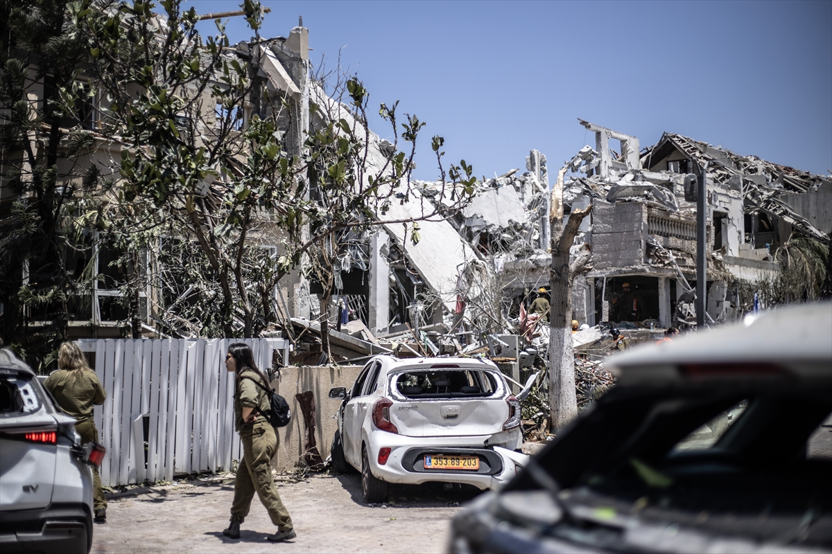 İran’ın misilleme füze atakları Tel Aviv’de hayatı felç etti