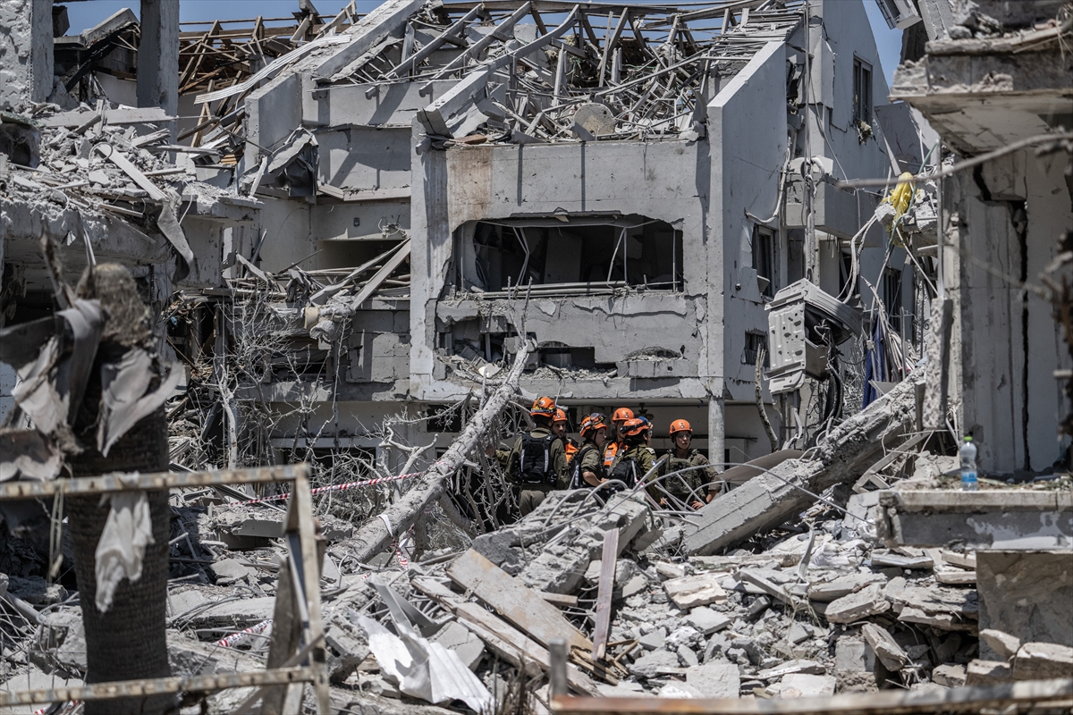 İran’ın misilleme füze atakları Tel Aviv’de hayatı felç etti