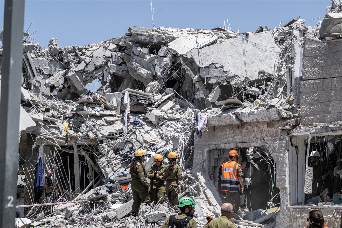 İran’ın misilleme füze atakları Tel Aviv’de hayatı felç etti
