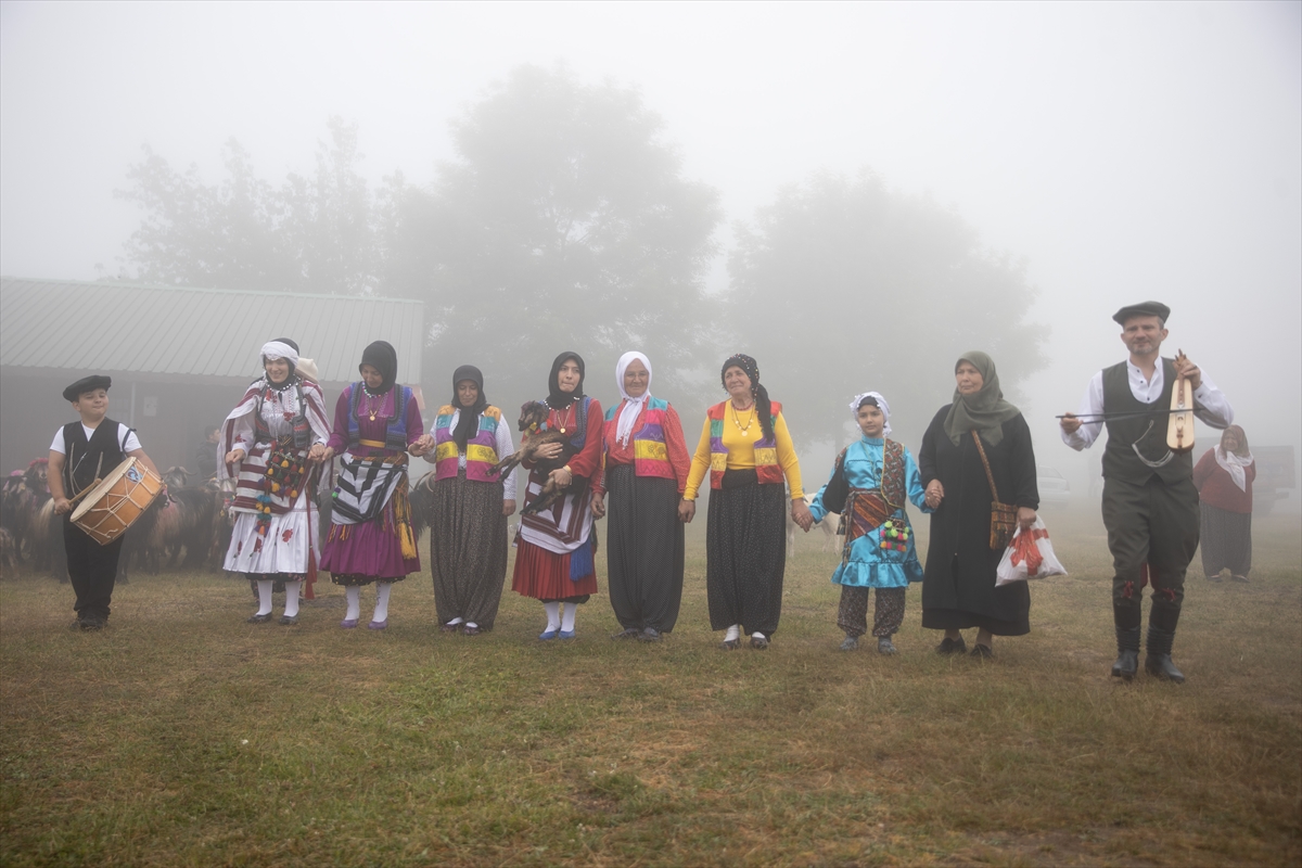 Sakarya'da besiciler geleneksel göçleri için 118'inci kez yola çıktı