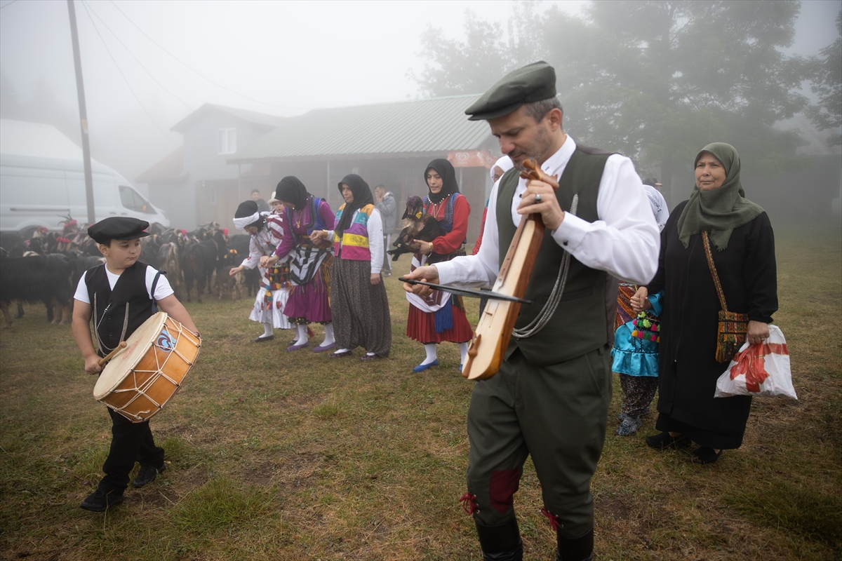 Sakarya'da besiciler geleneksel göçleri için 118'inci kez yola çıktı