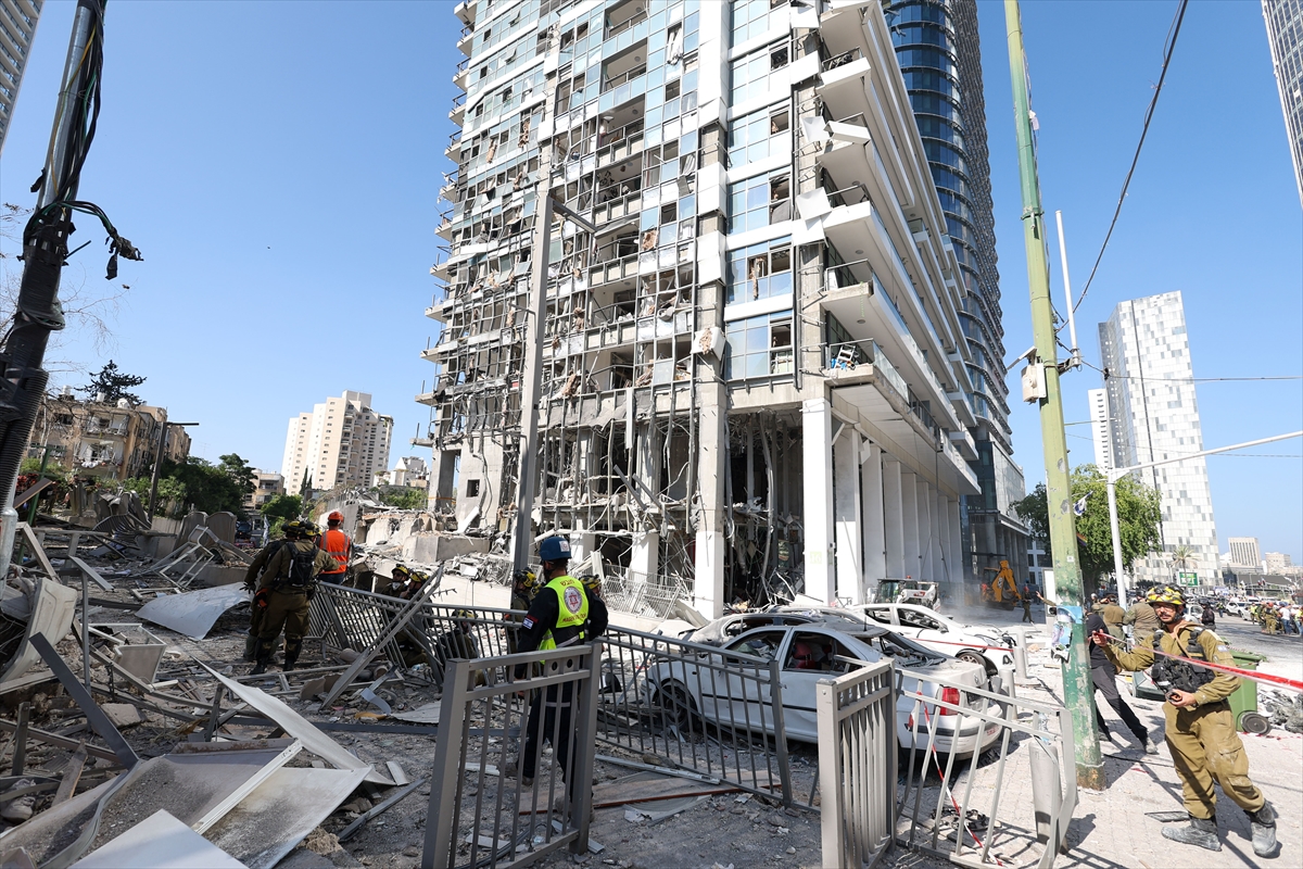 İran'ın, İsrail'e saldırısından sonra yıkım kareleri