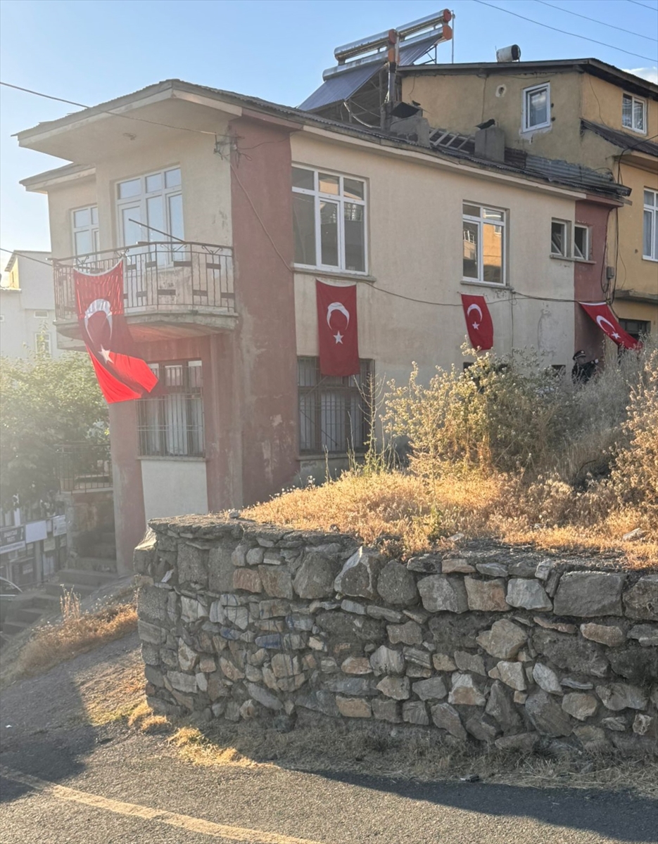 Pençe-Kilit Harekatı’nda şehit olan kahraman askerler son yolculuklarına uğurlandı